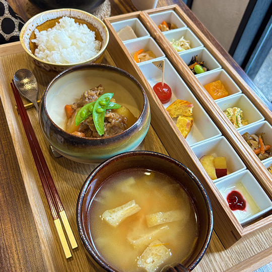 百彩の膳の彩り豊かな定食